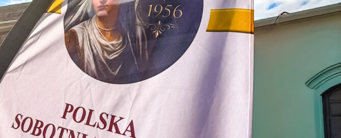 Custom Feather Flag Printing Birmingham for Outdoor Advertising